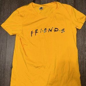 Friends Spellout Novelty T Shirt M Short Sleeve TV Show Yellow NWOT